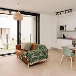 Main Street Designersuite 6 سليمة