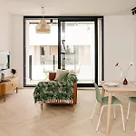 Main Street Designersuite 6 شقة