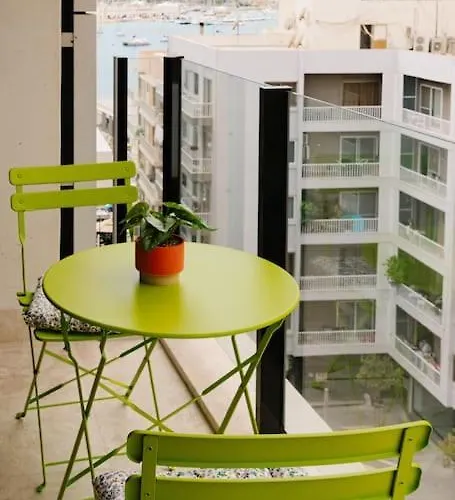 Main Street Designersuite 6 * Sliema